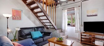 Vacation Home 'Casa La Zahorra' with Mountain View, Private Terrace and Wi-Fi