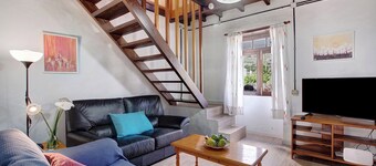 Vacation Home 'Casa La Zahorra' with Mountain View, Private Terrace and Wi-Fi