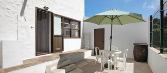 Vacation Home 'Casa La Zahorra' with Mountain View, Private Terrace and Wi-Fi