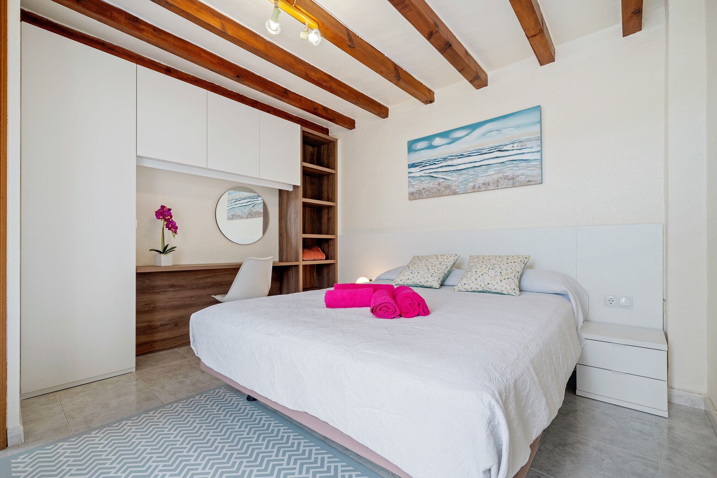 3 quartos, Wi-Fi de cortesia, roupa de cama