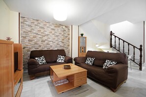 TV - Holiday Apartment "Dúplex Chanca" with Private Terrace (El Puerto de Sta María)