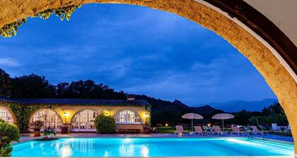 Country House 'Mimosa Completa' with Lake View, Wi-Fi and Air Conditioning