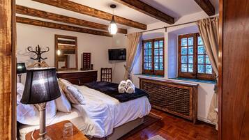 8 soverom, strykejern/-brett, wi-fi (inkludert) og sengetøy