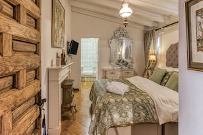 1 dormitorio, tabla de planchar con plancha, wifi gratis y ropa de cama