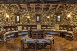 Interior - Country House "Masia Mimosa" with Shared Pool, 5 Shared Terraces & Wi-Fi (Darnius)