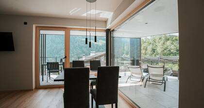 Ferienwohnung "Lodge Terrace Exclusive One" mit Bergblick und WLAN