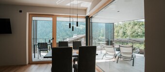 Ferienwohnung "Lodge Terrace Exclusive One" mit Bergblick und WLAN