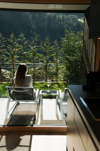 Studio 'Garden Lodge Exclusive Two' avec vue montagne, terrasse privée et Wi-Fi