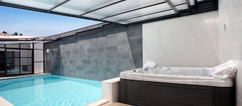 'Villa ‘Flor’ with Heated Pool, Whirlpool, Wi-Fi and Air Conditioning