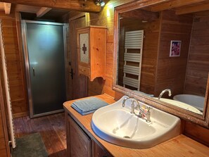 Badekar, hårtørrer