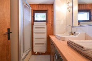 Badekar, hårtørrer