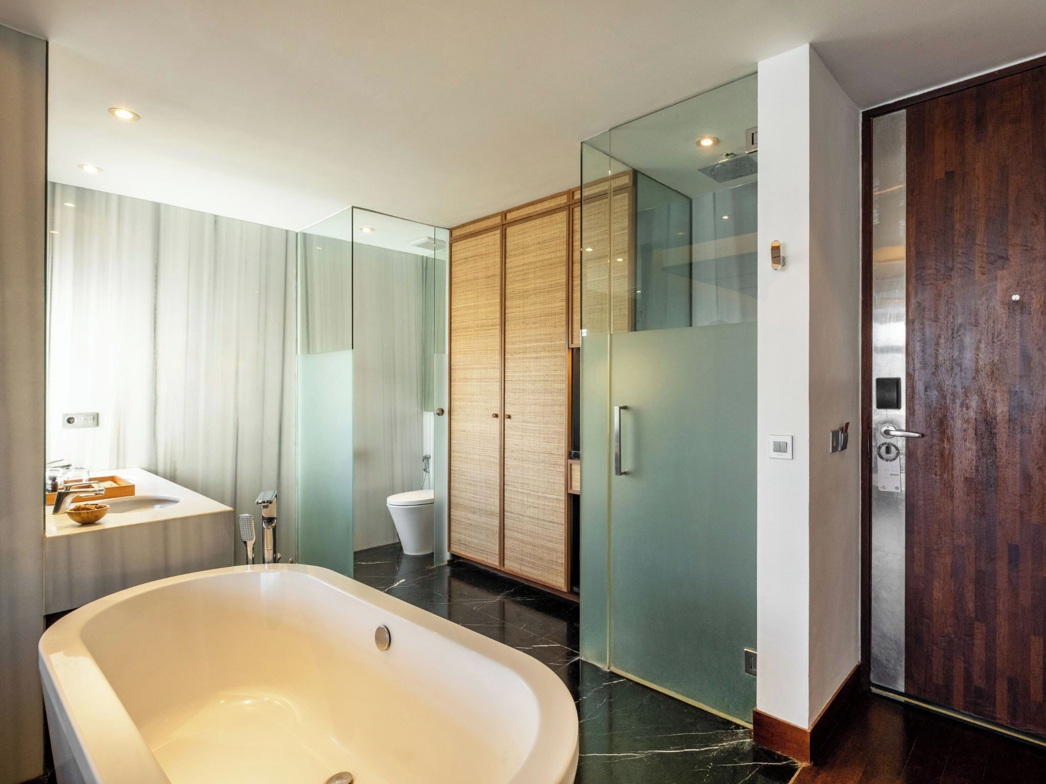 Slippers, bidet, towels