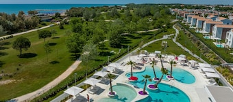 Pareus Beach Resort