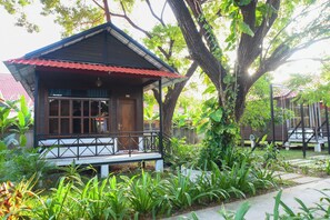 Bungalow – deluxe | Minibar, skrivebord, wi-fi (inkludert) og sengetøy