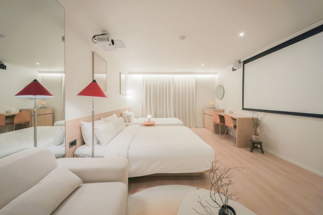 business twin room | 1 bedroom, premium bedding, desk, laptop workspace