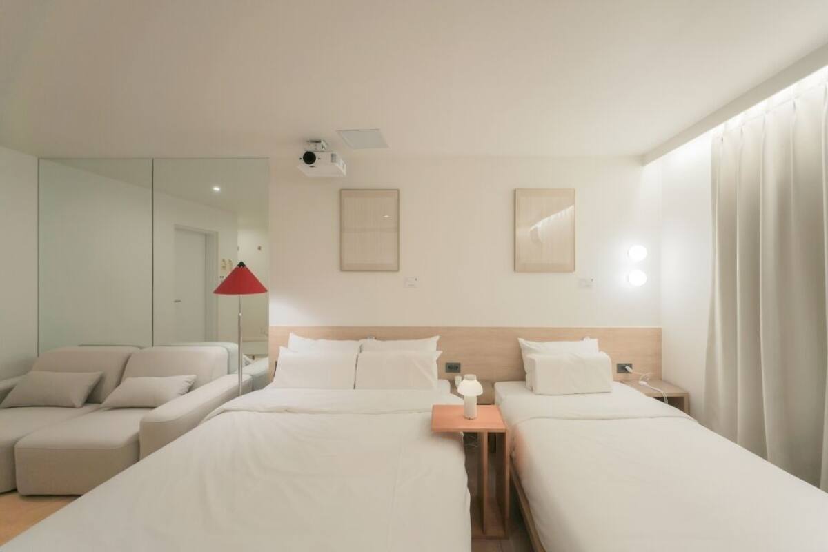 ห้องบิสซิเนสทวิน | เครื่องนอนระดับพรีเมียม, พื้นที่ทำงานแบบใช้แล็ปท็อป, ห้องเก็บเสียง