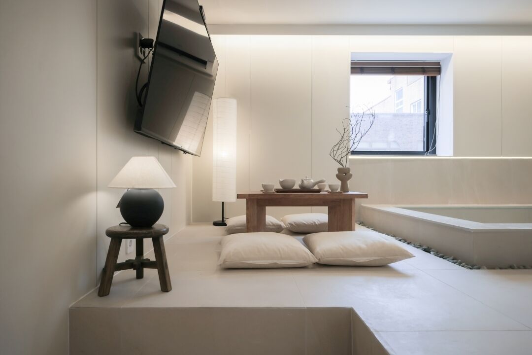 standard | 1 bedroom, premium bedding, desk, laptop workspace