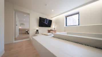 Standaard suite | 1 slaapkamer, luxe beddengoed, een bureau, een laptopwerkplek