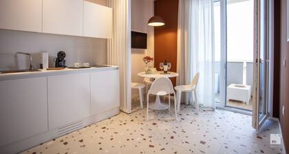 The Lady C - High Apartments