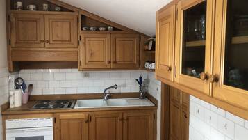 Refrigerador, horno, parrilla de estufa y lavavajillas