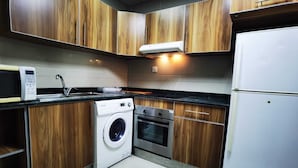 Business Apartment | Private kitchen | Fridge, microwave, oven, cookware/dishes/utensils - the continent residence  (Doha)