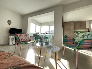 TV - Apartment in Sète, 55m², near beach, parking, WiFi (Sète)