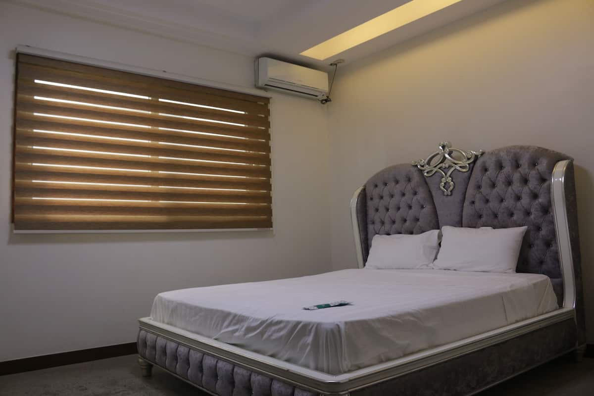 Villa (Koregon Pool Villa F 5 BR) | Coffres-forts dans les chambres, Wi-Fi gratuit
