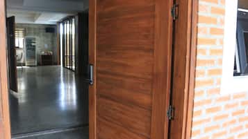 Villa (Koregon Pool Villa F 5 BR) | Ruang tamu | TV skrin rata