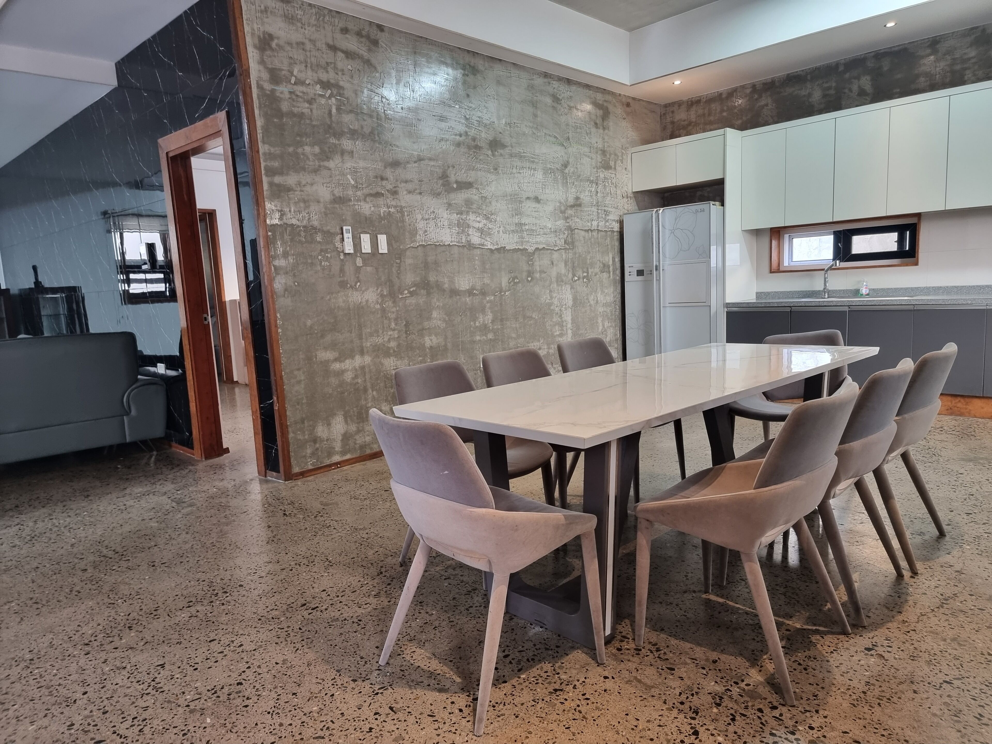 Villa (VIP Pool Villa 7 BR) | Ruang tamu | TV skrin rata 