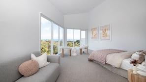 12 bedrooms, iron/ironing board, free WiFi, bed sheets - The Cape Retreat with stunning views (Cape Schanck)