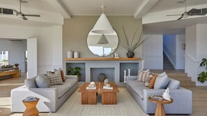 Smart TV, fireplace - The Cape Retreat with stunning views (Cape Schanck)