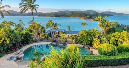 Bella Vista East 5 - 2 bedroom oceanview apartment with golf buggy