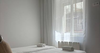Apartamento en el Casco Antiguo de Pamplona - Ayla Las Murallas