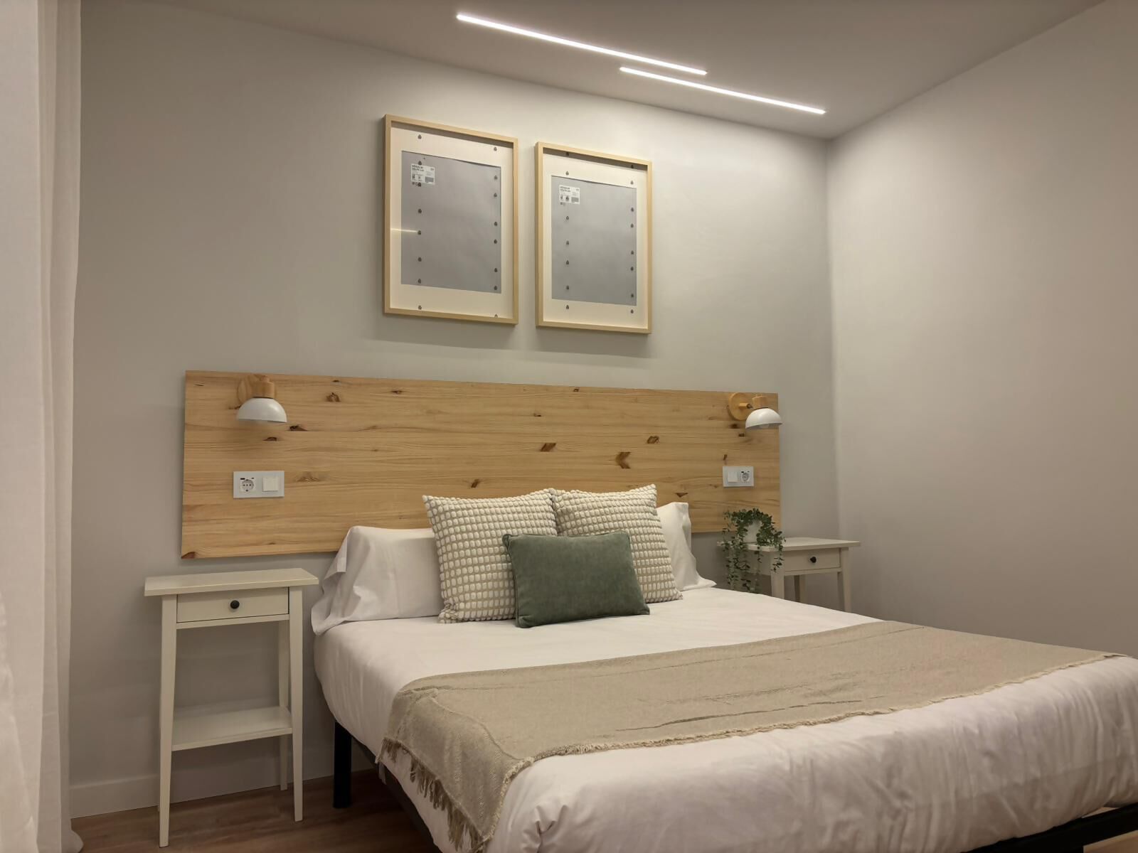 2 slaapkamers, een strijkplank/strijkijzer, reisbedje, gratis wifi