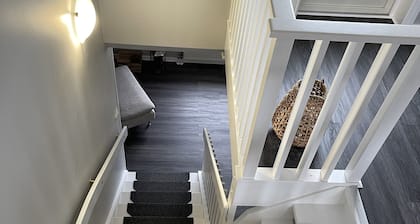 Mysigt Boende med hög Standard med Plats för 8 Personer i Hjärtat av Tiveden