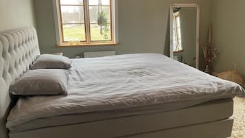 3 sovevĂŠrelser, strygejern/strygebrĂŠt, gratis Wi-Fi, sengetĂžj