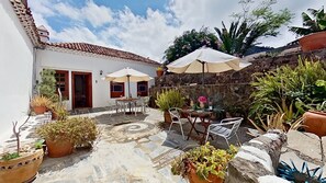 Design Villa | Terrace/patio - Finca Paraiso Casa Rural Tenerife (San Cristóbal de La Laguna)