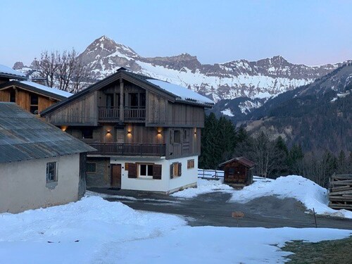 Duplex 11 pers. au centre de Crest-Voland, cheminée, ski-room, wifi, non fumeurs