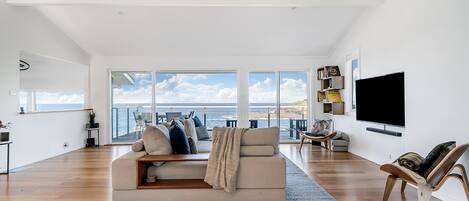 Smart TV, fireplace, video games, offices