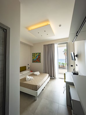 Habitación doble panorámica | Ropa de cama de alta calidad, edredón y minibar 