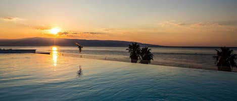 Indoor pool, seasonal outdoor pool