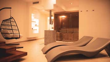 Couples treatment rooms, sauna, hot tub, steam room, Turkish bath