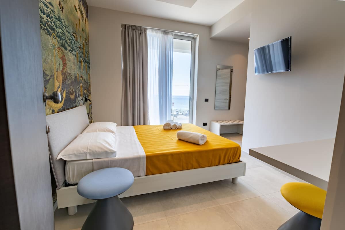Chambre panoramique double | Literie de qualité, couette en duvet, minibar, coffre-fort