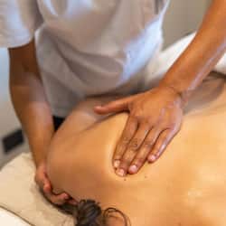 Espace de soins pour les couples, sauna, bain à remous, hammam, hammam