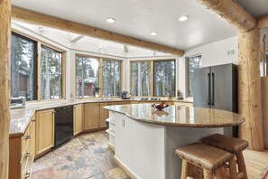 Fridge, microwave, oven, stovetop - Luxury Mountain Home with Private Hot Tub and Pool Table! (Breckenridge)