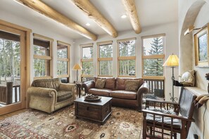 TV, fireplace, stereo - Luxury Mountain Home with Private Hot Tub and Pool Table! (Breckenridge)