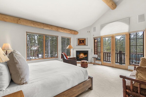 5 bedrooms, iron/ironing board, free WiFi, bed sheets - Luxury Mountain Home with Private Hot Tub and Pool Table! (Breckenridge)