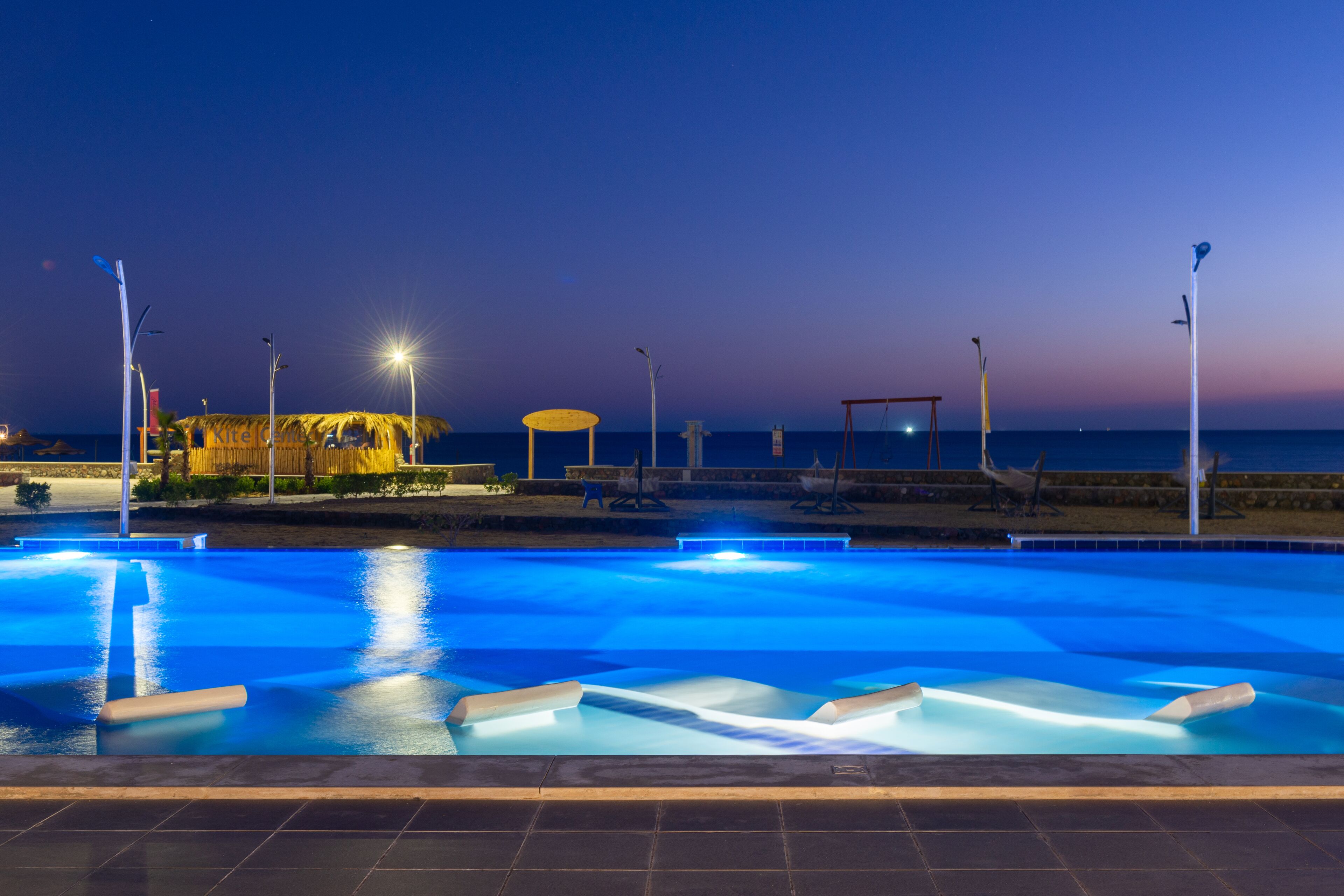 2 kolam renang outdoor