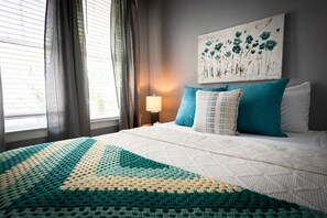 3 bedrooms, desk, iron/ironing board, free WiFi