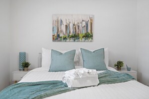 Una scrivania, ferro/asse da stiro, culla da viaggio, Wi-Fi gratuito